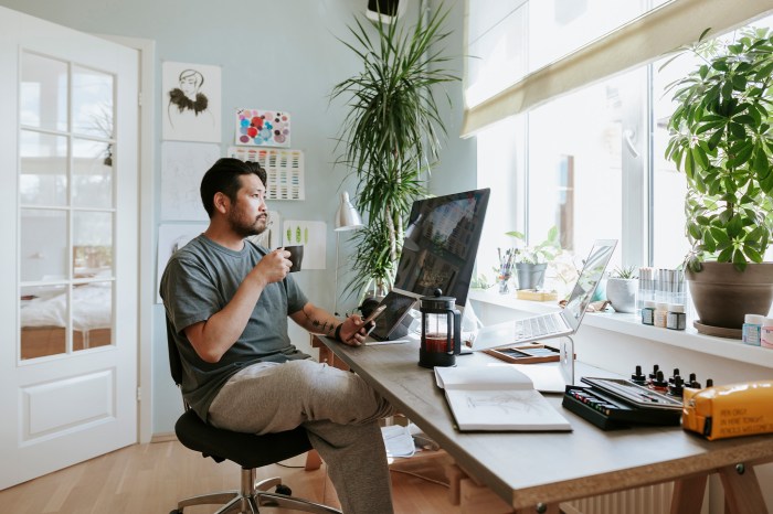 Arbeitszimmer im wohnzimmer